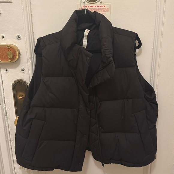 Lululemon Wunder Puff Cropped Down Vest 12 - Picture 1 of 4